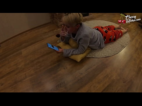 ❤️ Gekke blonde sûgje Enorme lul dy't derop sûgje en stuiterje - Anale seks ️❌ Porno vk op fy.xxxlfv.top ❌