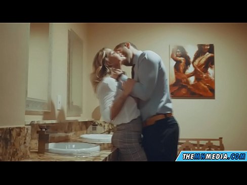 ❤️ As in busty blonde jo ferliedt yn in iepenbier toilet ️❌ Porno vk op fy.xxxlfv.top ❌